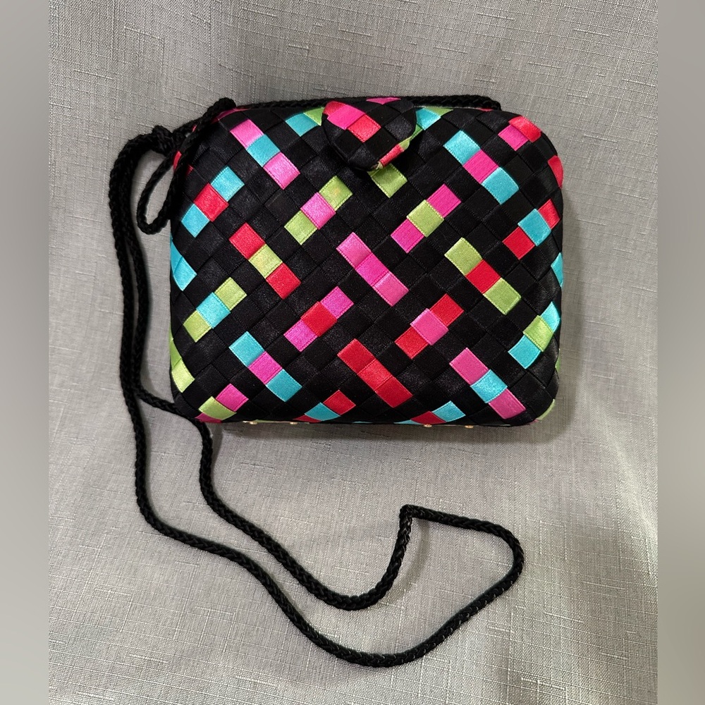 Vintage Genie Multicolor Ribbon Woven Clamshell Purse Crossbody Magnetic Clasp